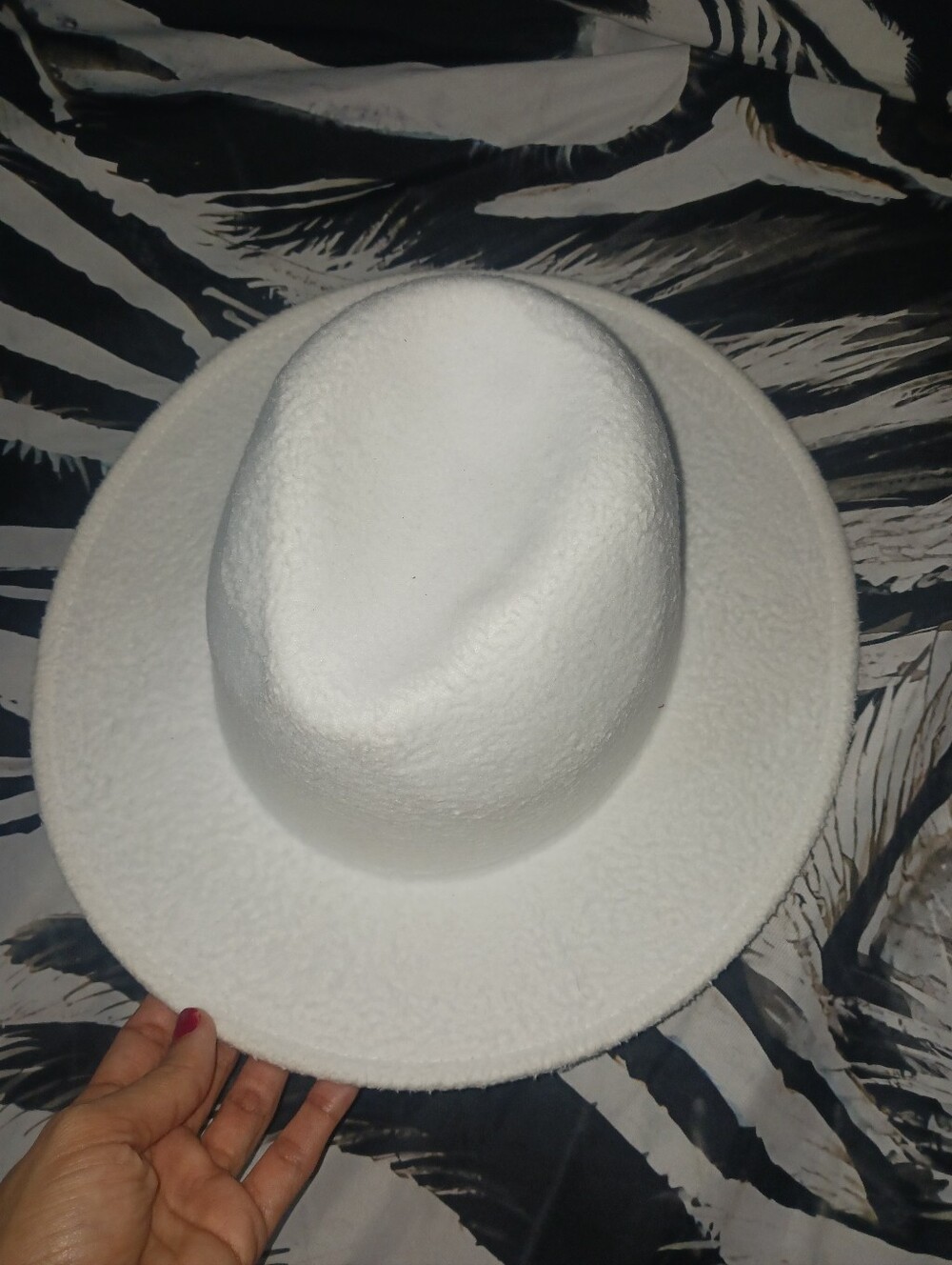 Women White Fedora Hat - Picture 6 of 8